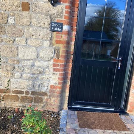 Potcote Farm Stables Accommodation Spots Stable Towcester Eksteriør bilde